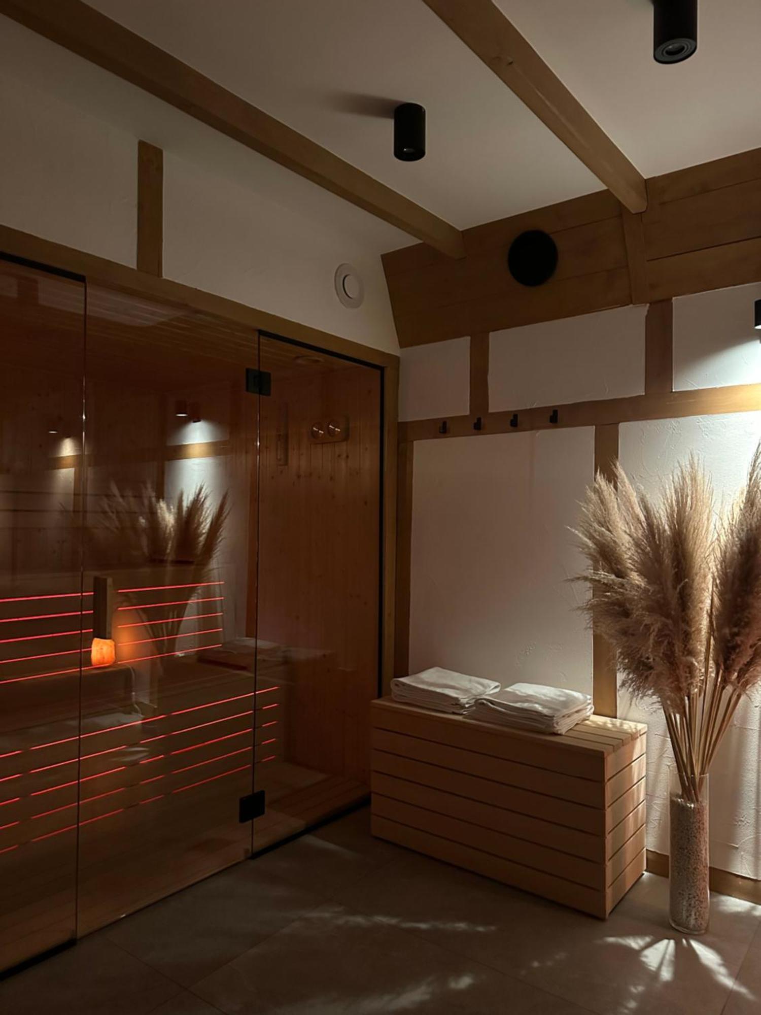 Sen I Wino, Domki Na Winnicy Ze Strefa Spa Zywiec Exterior photo